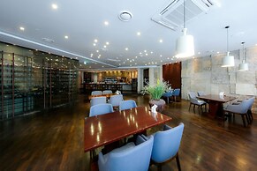 Bolton Hotel