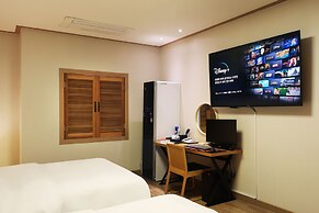 Bolton Hotel