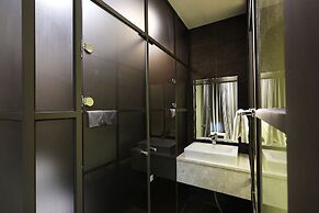 Bolton Hotel