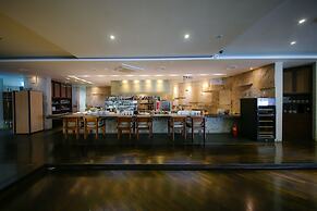 Bolton Hotel