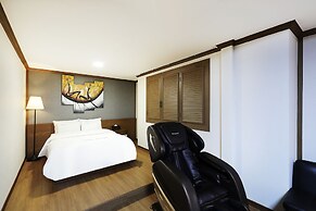 Bolton Hotel