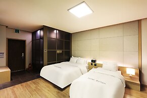 Bolton Hotel