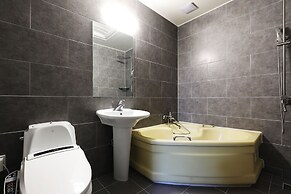 Bolton Hotel