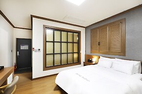 Bolton Hotel