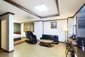 Bolton Hotel