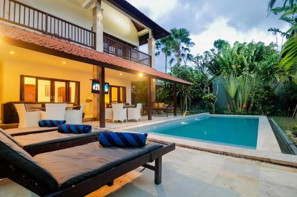 The Mawar Estate