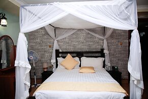 Nokras Riverine Hotel & Spa