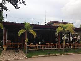 Check In & Chill Out Laem Sok Pier
