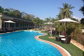 Check In & Chill Out Laem Sok Pier