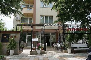 Hotel Lilia 2