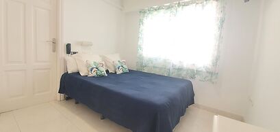 Hugo Beach Hotel