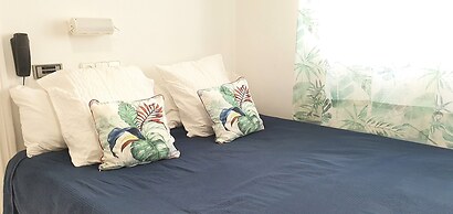 Hugo Beach Hotel