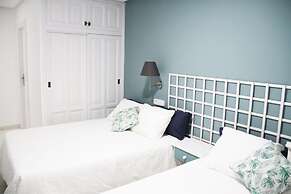 Hugo Beach Hotel