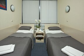 Air Express Sheremetyevo - Transit Hotel in Terminal E