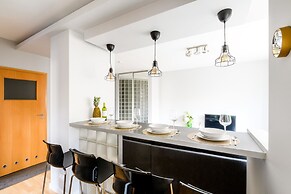 Good Time Apartment
