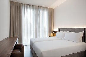 J Hotel