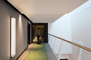 J Hotel