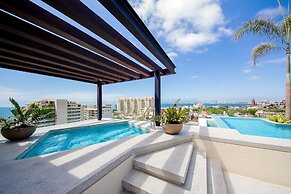 Designer Condo in Zona Romantica