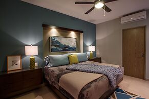 Designer Condo in Zona Romantica