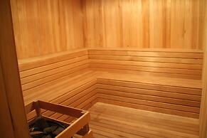 Silverscape Family Studio Suite