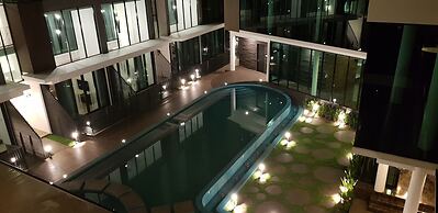 Hermitage Boutique House