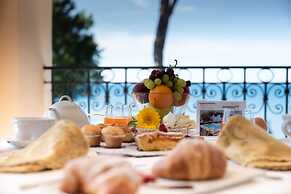 Hotel Holiday