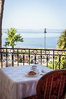 Hotel Holiday