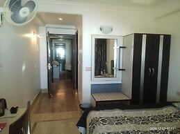 Hotel Shilton by Royal Collection