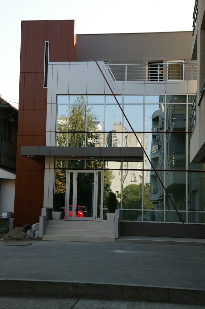 Hotel Contact