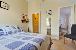 Dolphin Guesthouse