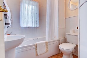 Dolphin Guesthouse