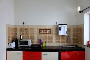 CasaMelhor Modern Appt Candolim CM080