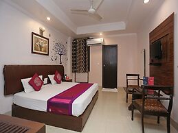 OYO 3697 Hotel Rivieraa