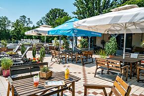Island Hostel - Adults only