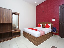OYO 7859 Hotel Gurukripa