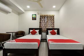 OYO 10595 Hotel Mirras