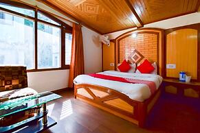 OYO 10692 Hotel Shubham