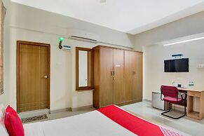 OYO 20008 SilverKey Madhapur