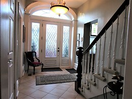 Sir Isaac Brock B&B Luxury Suites