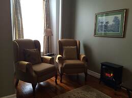 Sir Isaac Brock B&B Luxury Suites