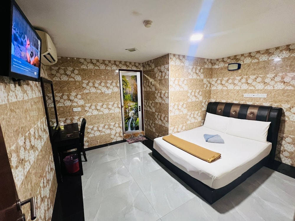Silver Sky Hotel