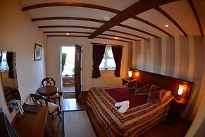 The Royal Arms (room only)