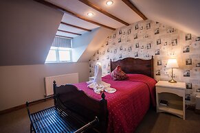 The Royal Arms (room only)