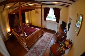 The Royal Arms (room only)