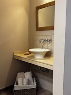 Urbana Suites & Studios 440