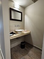 Urbana Suites & Studios 440