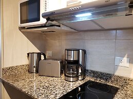 Urbana Suites & Studios 440