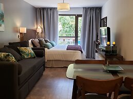 Urbana Suites & Studios 440