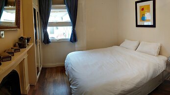 Highbury House Apartment