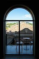 Life Gallery Hotel